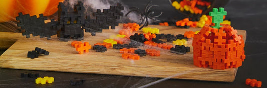 Maak Halloween decoratie met Plus-Plus bouwsteentjes: Pompoen, Spookjes en Vleermuizen!